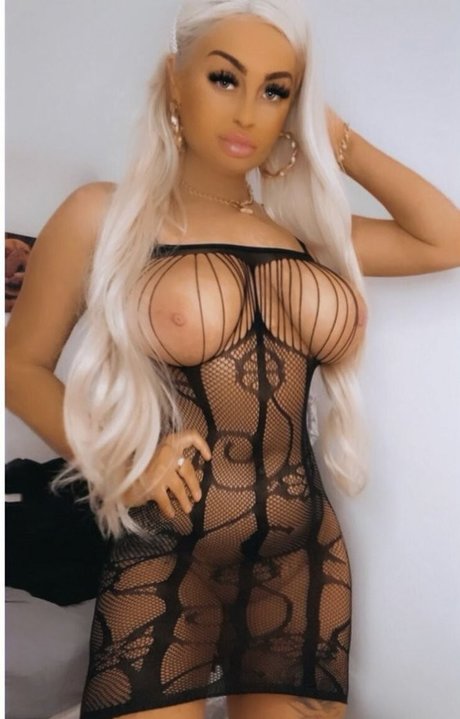 Cole0202971 pretty model img