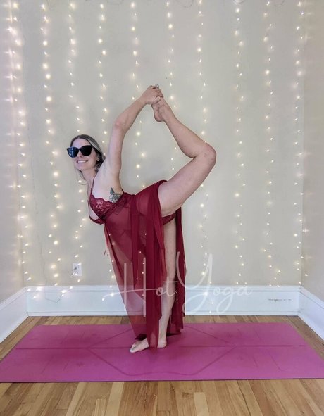 hotyoga star porn img