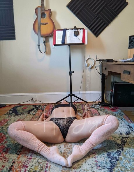 hotyoga star hot galleries