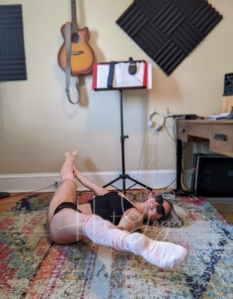 hotyoga free pornstar pics