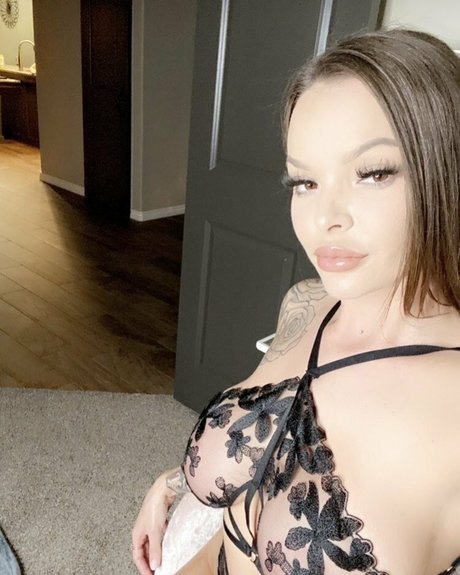 giabentley hd actress image