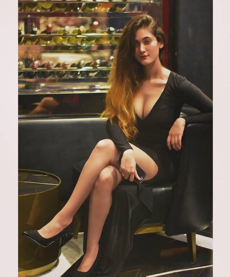 Nidhi Maheshwari exclusive star picture