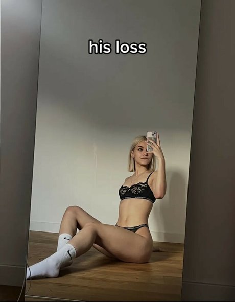 Lina Hsly hot model pics