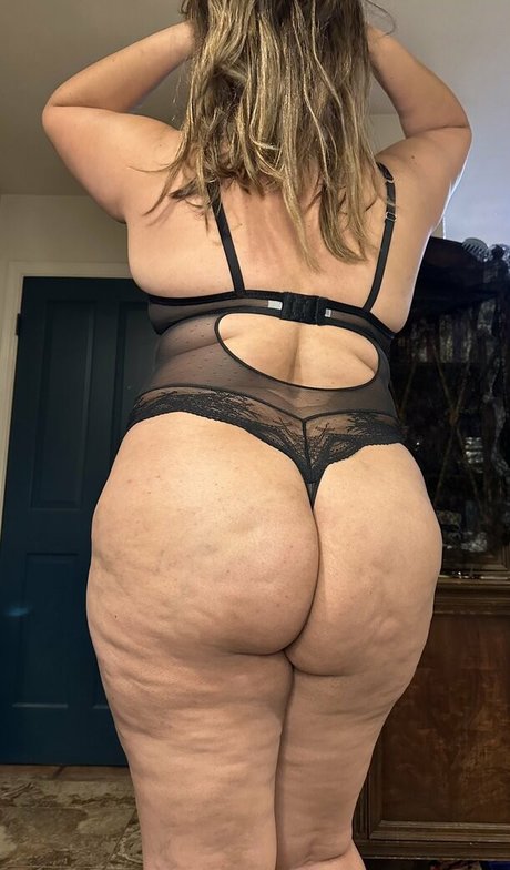 Bella Trixxx model sexy galleries