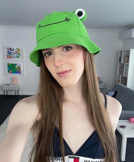 lilhyper model high quality galleries