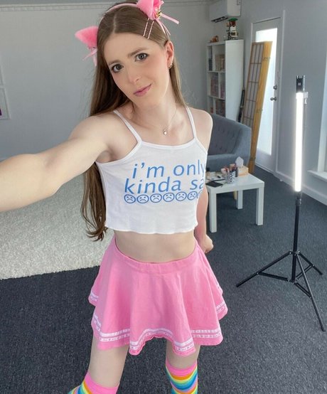 lilhyper beautiful model image