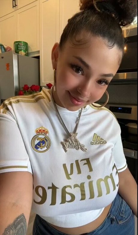 itsashleymedina art star photos