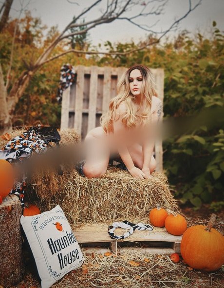 Michelle Nicoletiley beautiful pornstar img