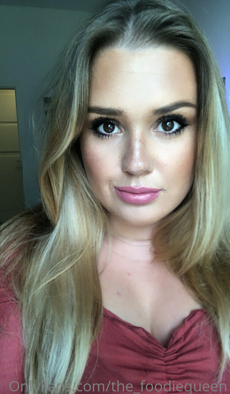 the foodiequeen sexy actress photo