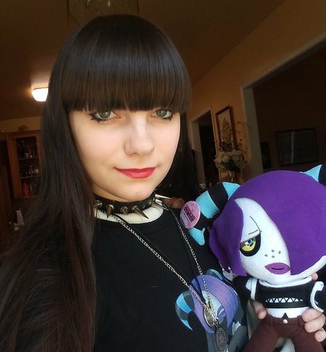 morbidmist model nude pictures