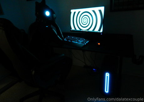 dalatexcouple sexy pornstar image