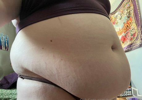 hungryhungrymolly star art img