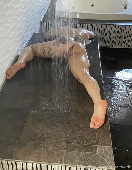 Ms Naturals pornstar nude pics