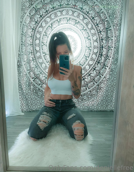 deniellefree erotic pornstar archive