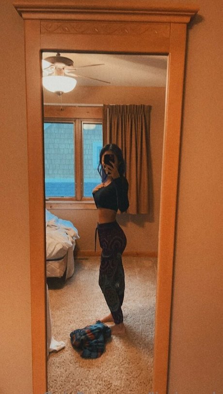 lizziepark high quality actress pics