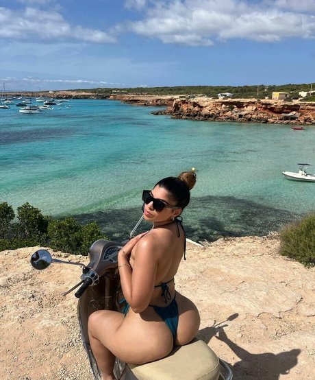 Deevaxo best actress image