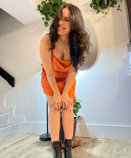 Larissa Cambusano adult model photos