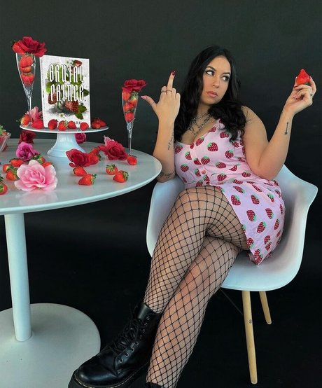 Larissa Cambusano star hd pictures