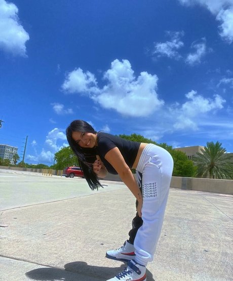 curvy shemale onlyfans pretty galleries