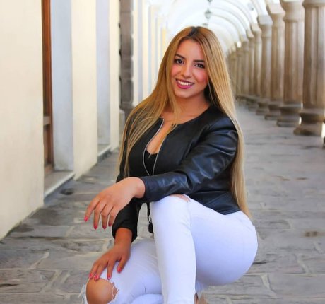 natural ass onlyfans nude img