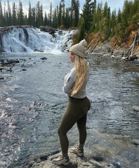 Elle Van Schaik adult actress pictures