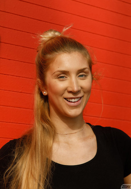 Elle Van Schaik best actress image