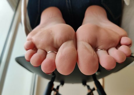 alicefrenchfeet pornstar nudes pic