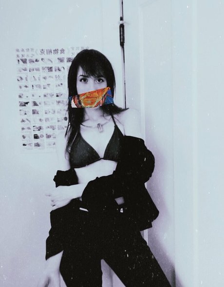 freemoralia star naked photos