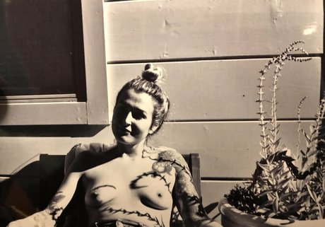 shemale cumshot onlyfans free naked image