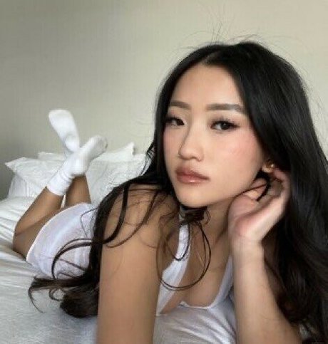 godessjny sexy actress pics