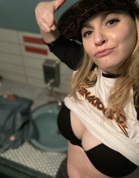 lindsaymariefelton beautiful actress images