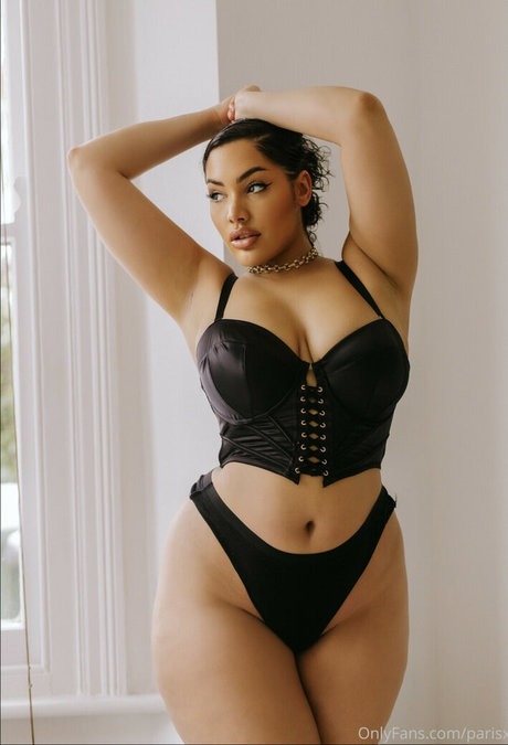 parisxhk star nudes image