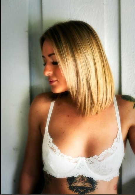 Robin Love free star galleries