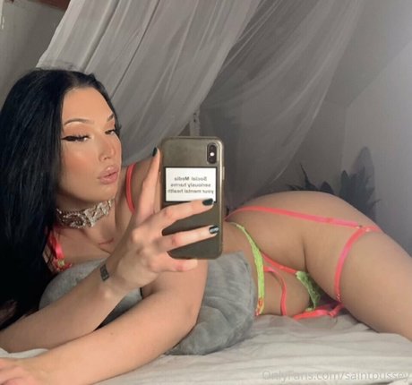 Saintpussey hd star img