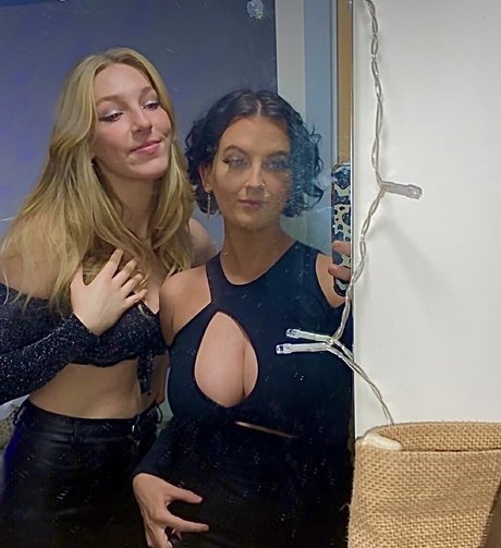 Alice S nude model photo