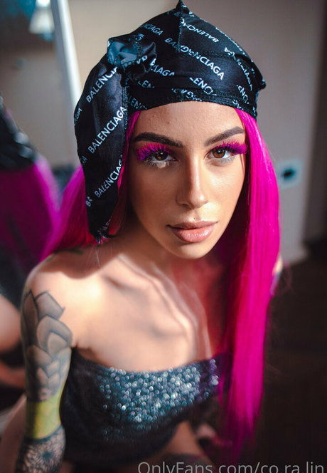 co ra lin exclusive model picture