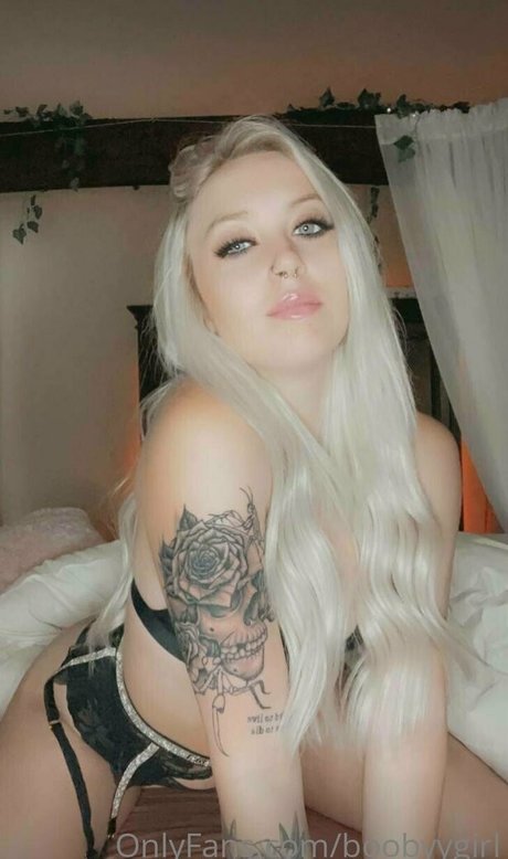 boobyygirl model pretty picture