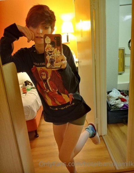 hotelbananamilk sexy actress gallery