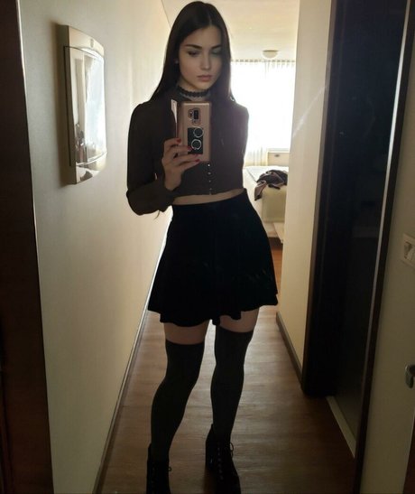 Dumbeddowndinosaur exclusive star pictures