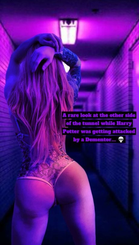 Roman Rose exclusive star photo