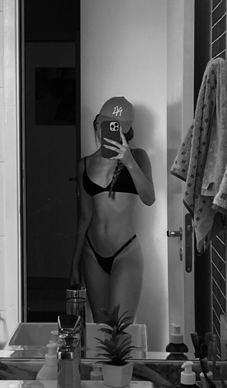 lan1nhaaa hot star photos