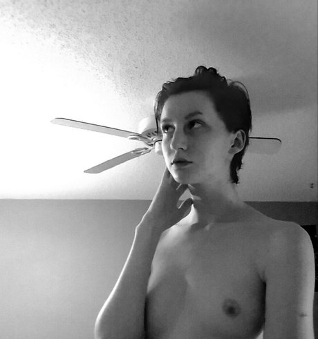 slutpuppymilo model xxx photos