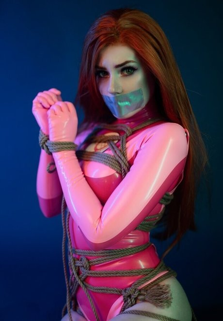 kamikozero nudes model image