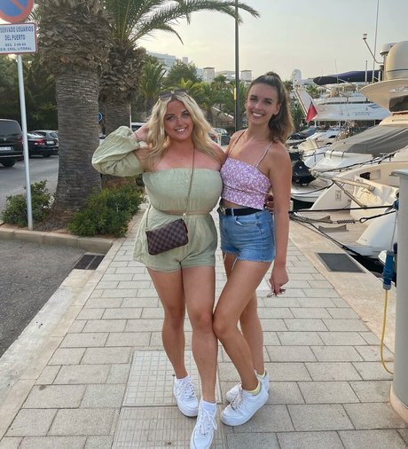 Olivia D adult model photos