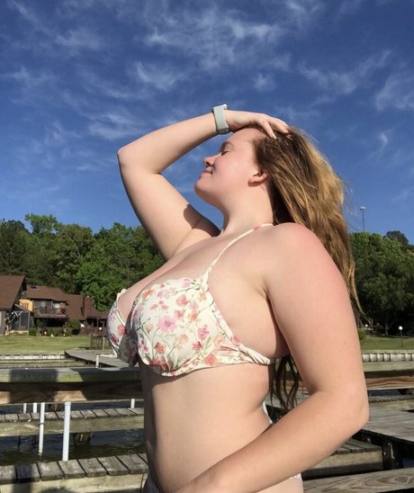 thick amateur onlyfans adult images