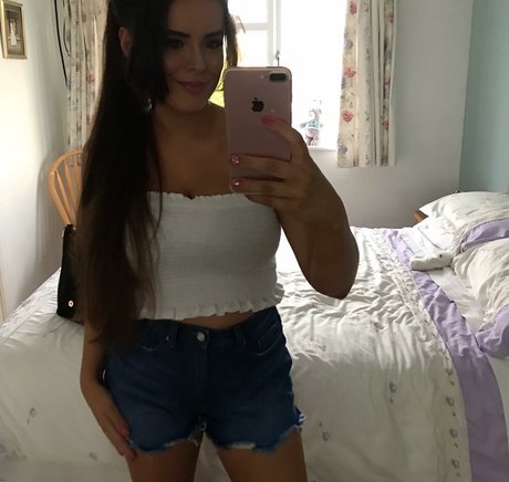 Kirsty Brittain beautiful star pics