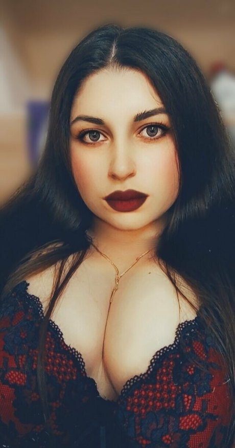 adelinaroccos naked actress picture