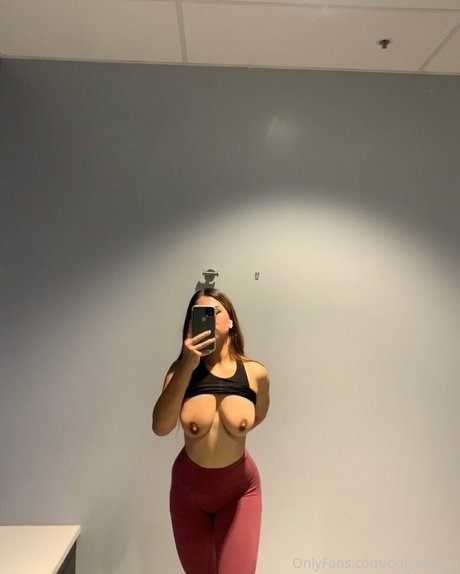 onlycotaari art model img