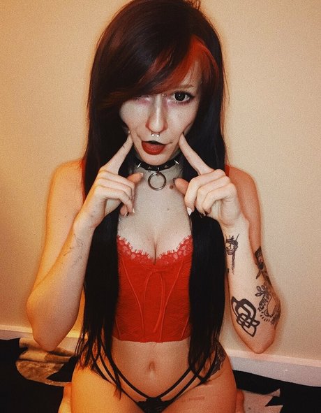 elflovingherself nude star img