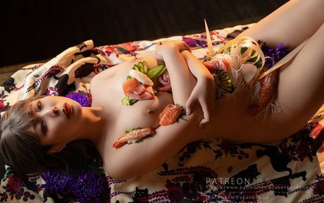 tiny onlyfans top photo